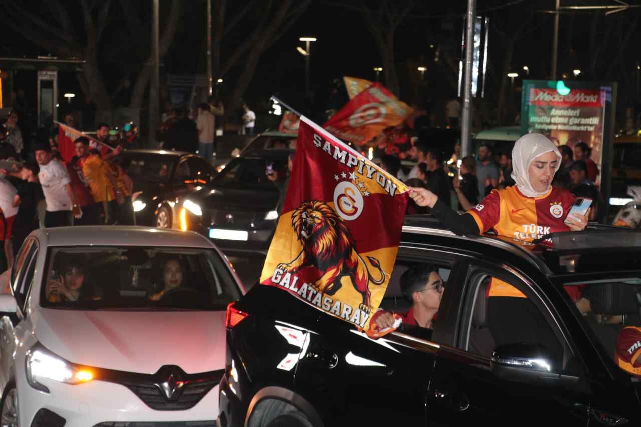 Galatasarayin Sampiyonlugu Antalyada C 1302692 387362 (1)