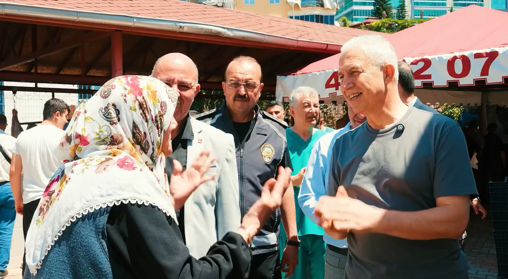 Başkan Özçelik kurban kesim alanların ziyaret etti