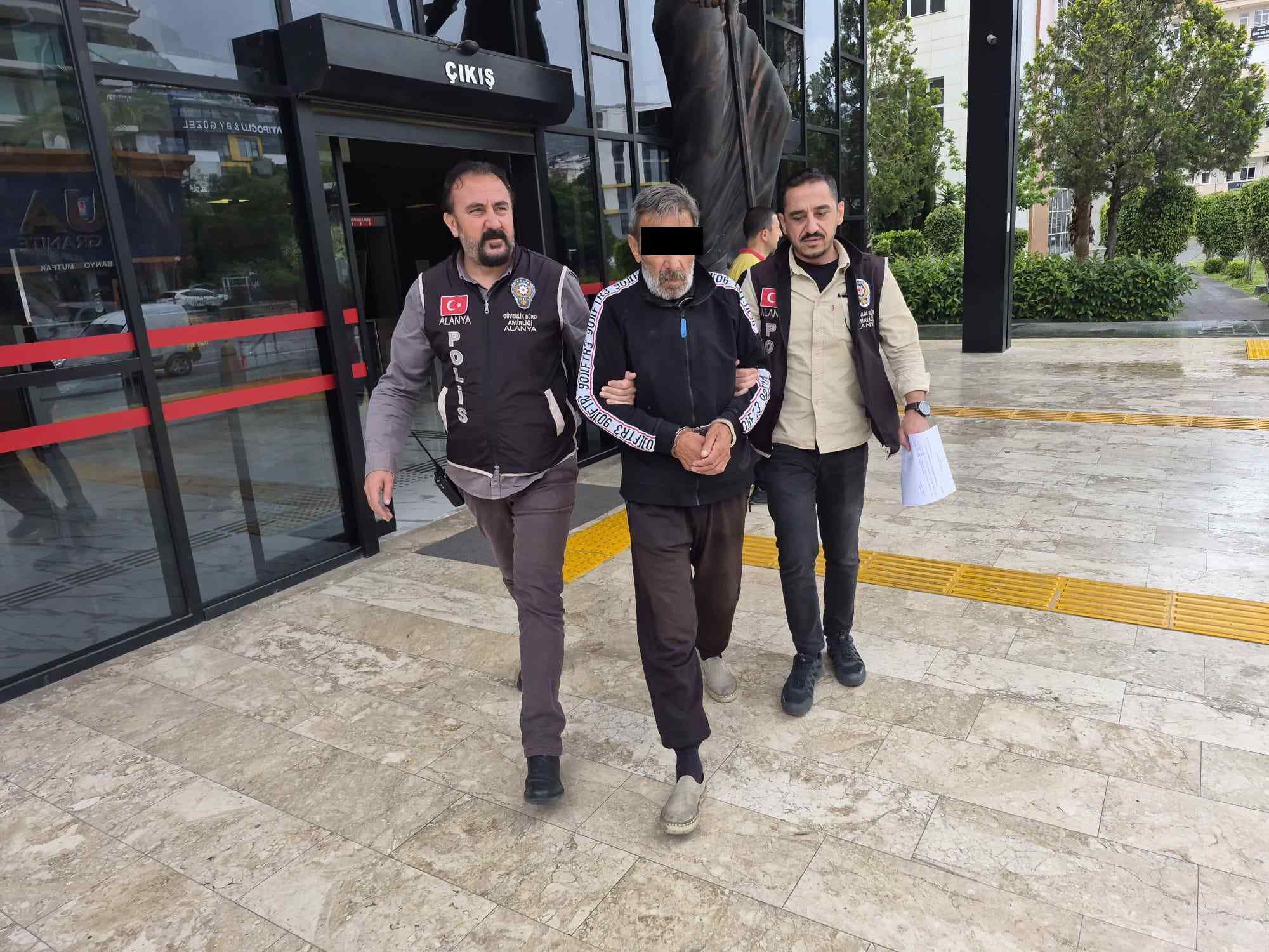 Alanya’da Cumhurbaşkanına hakaret iddiası: 64 yaşındaki şüpheli tutuklandı