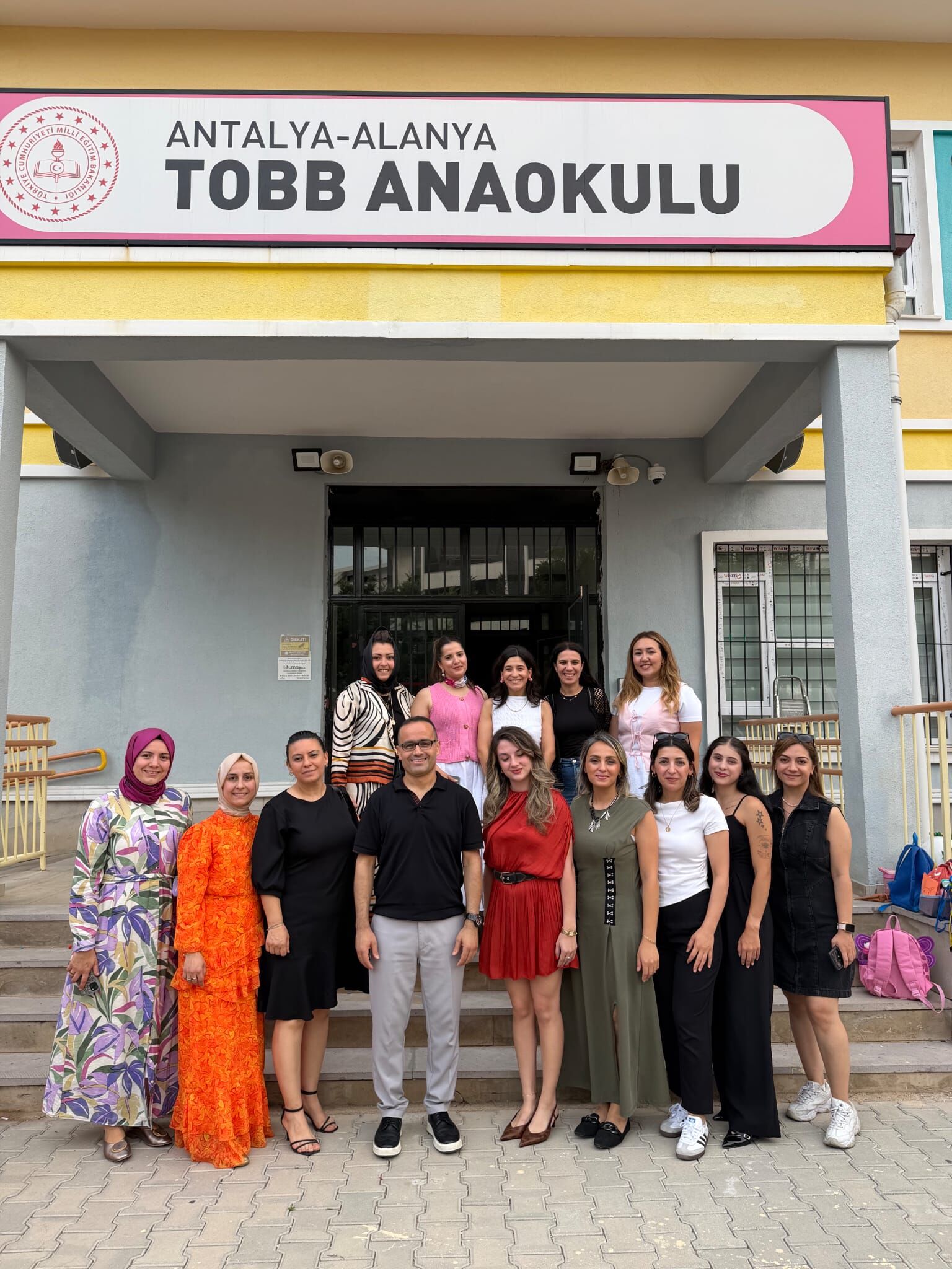 Minik ressamların büyük sergisi Oba TOBB Anaokulu’nda açıldı