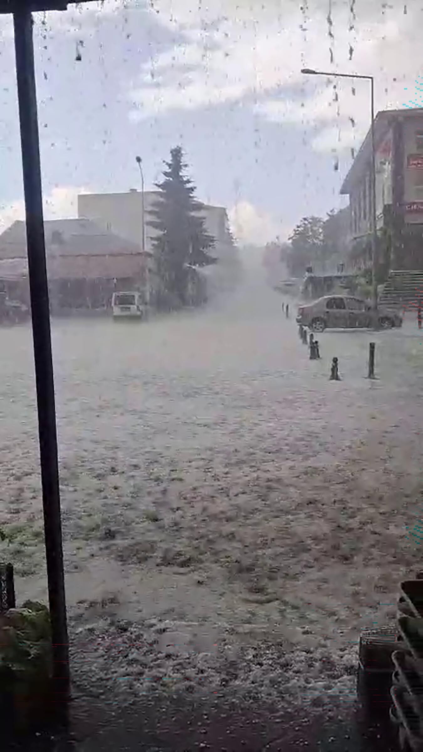 Dolu alarmı: ekili arazilerde zarar meydana geldi