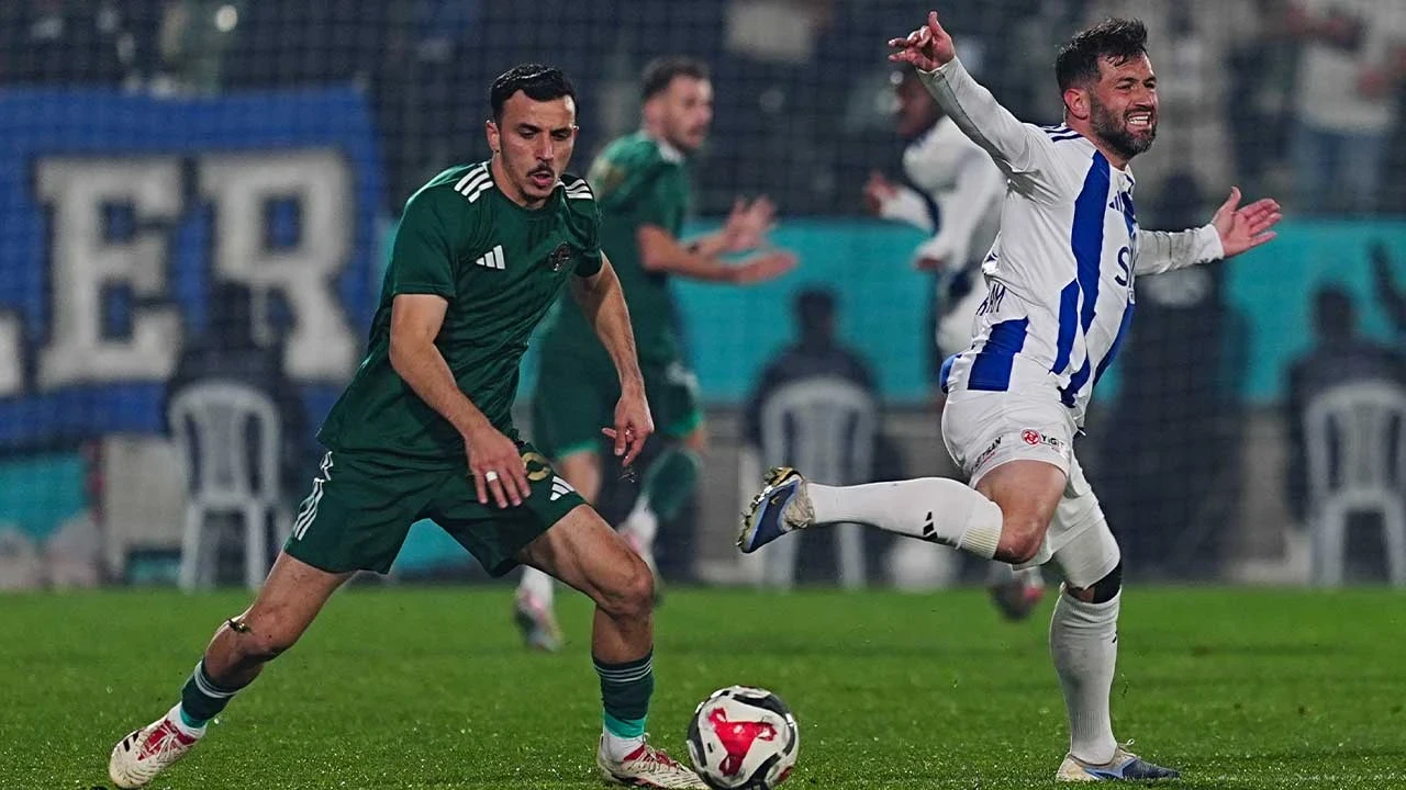 Erokspor 10 Kisiyle 1 Puani Kurtardi Sariyer Buyuk Firsat Tepti Voqw