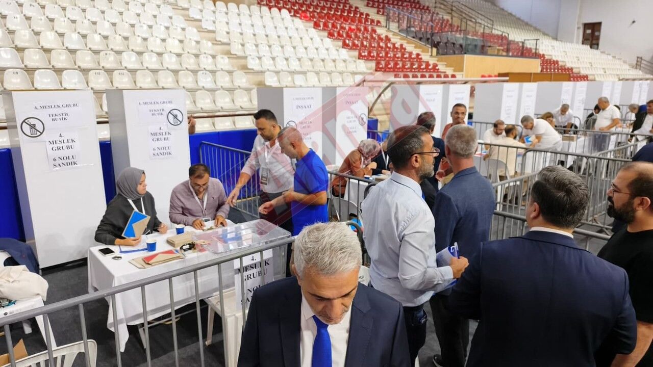 ALTSO seçimlerinde oy verme işlemi