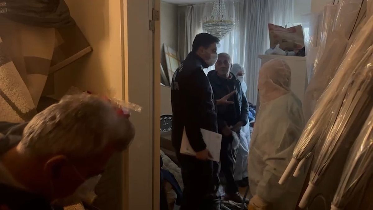 Beyoglu Cihangir De Kotu Koku Sikayetiyle Gir 20380777 Amp