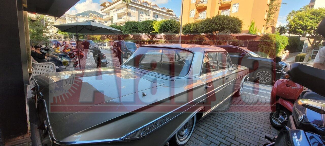 Alanya'da 1961 model Chevrolet İmpala ilgi odağı oldu — fotoğraf 5